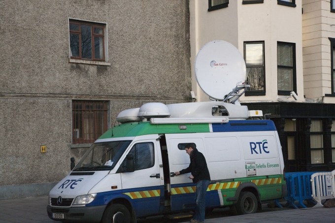 RTÉ_Outside_Broadcast_Unit_December_2009_2