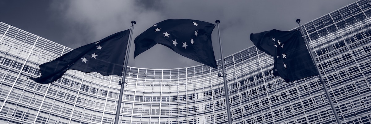 christian-lue-C241mbgtgys-unsplash