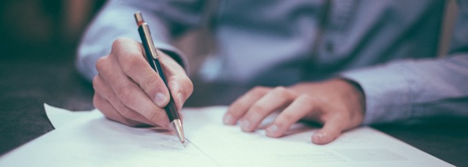 scott-graham-OQMZwNd3ThU-unsplash